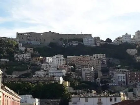 Hébergement de vacances A Due Passi Da Dante Deluxe Naples