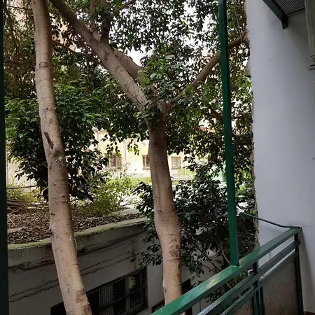 A Due Passi Da Dante Deluxe * Naples