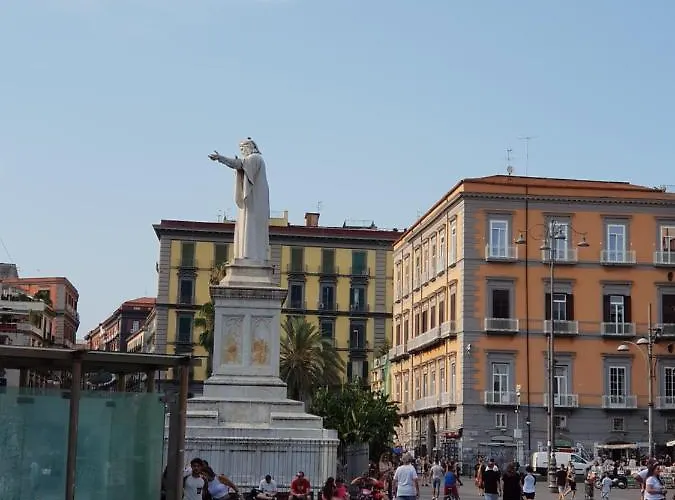 펜션 A Due Passi Da Dante Deluxe 나폴리